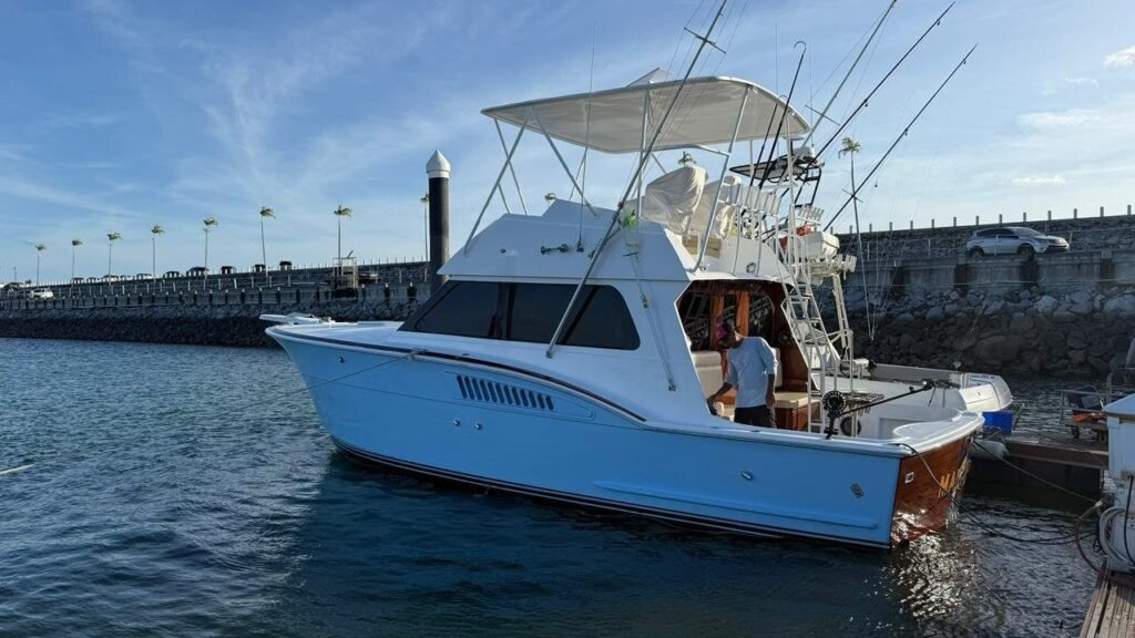 Hatteras 40 «Makaira»: paseos, islas y ballenas, photo 1